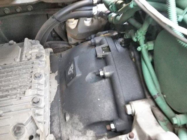 ボルボボルボFHトレーラーヘッド（トラクターヘッド）大型（10t）[写真24]