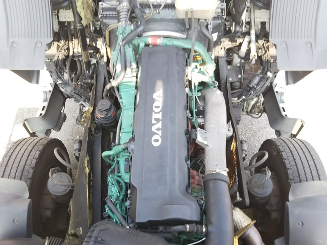 ボルボボルボFHトレーラーヘッド（トラクターヘッド）大型（10t）[写真25]