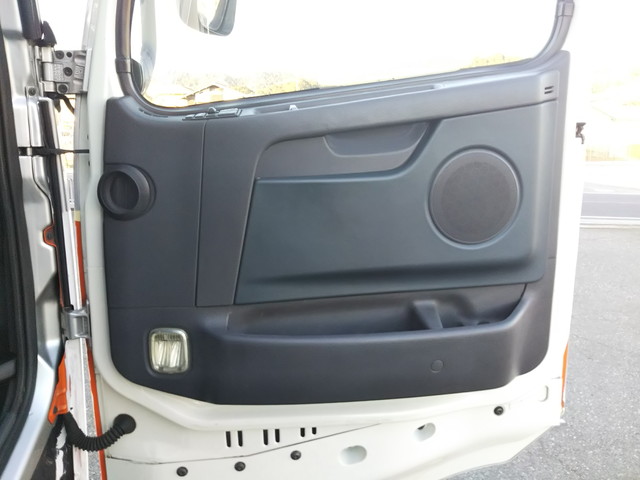 ボルボボルボFHトレーラーヘッド（トラクターヘッド）大型（10t）[写真30]