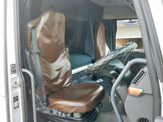 ボルボボルボFHトレーラーヘッド（トラクターヘッド）大型（10t）[写真31]