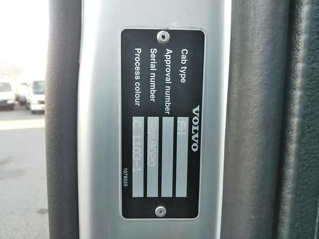 ボルボボルボFHトレーラーヘッド（トラクターヘッド）大型（10t）[写真38]