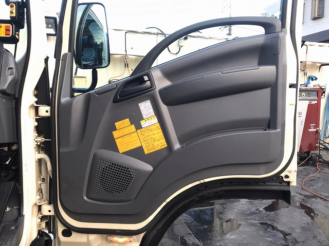 いすゞエルフパッカー車（塵芥車）小型（2t・3t）[写真26]