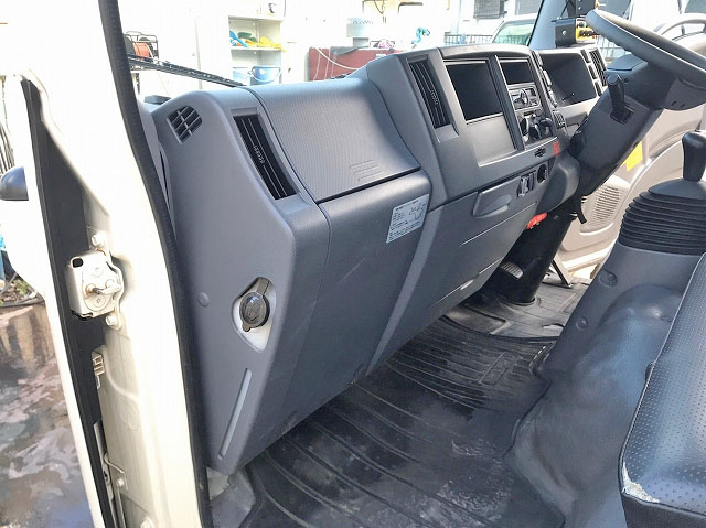 いすゞエルフパッカー車（塵芥車）小型（2t・3t）[写真31]