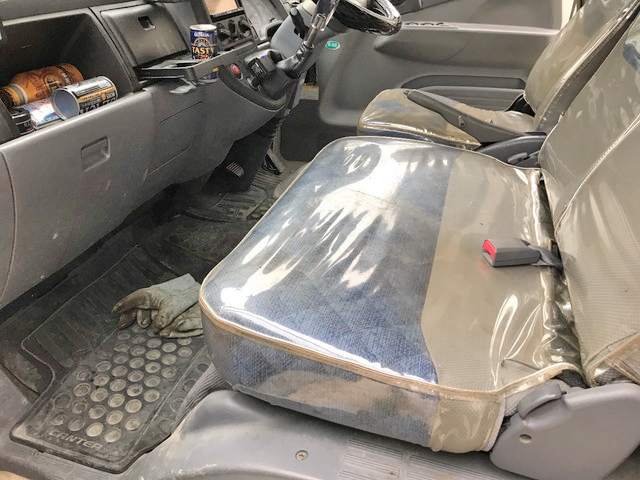 三菱ふそうキャンターガッツダブルキャブ（Wキャブ）小型（2t・3t）[写真15]