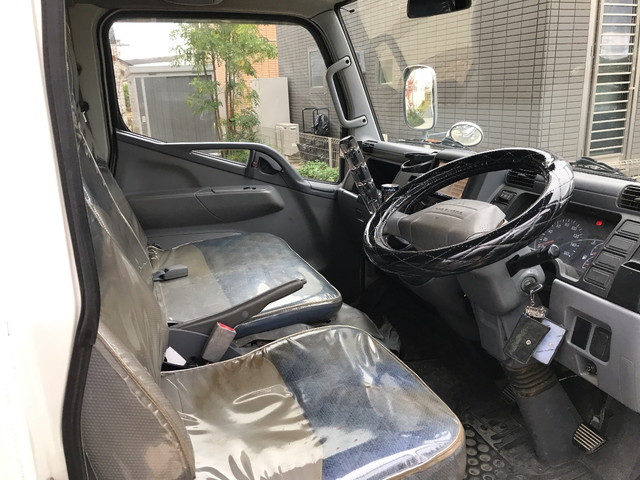 三菱ふそうキャンターガッツダブルキャブ（Wキャブ）小型（2t・3t）[写真17]