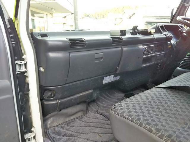 いすゞエルフセーフティローダー小型（2t・3t）[写真33]