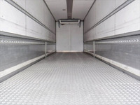 いすゞギガ冷蔵冷凍ウイング大型（10t）[写真12]