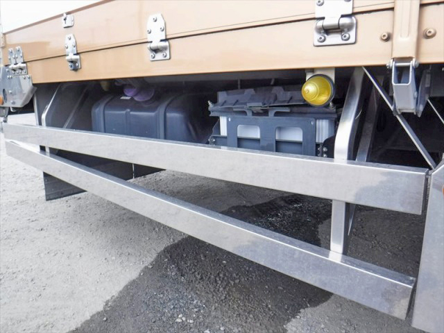 いすゞギガ冷蔵冷凍ウイング大型（10t）[写真15]