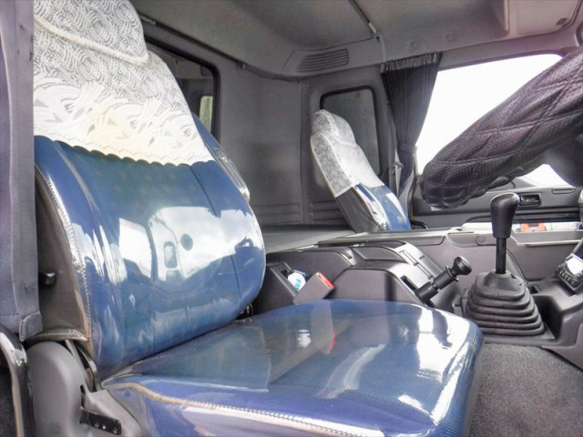 いすゞギガ冷蔵冷凍ウイング大型（10t）[写真24]