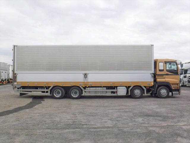 いすゞギガ冷蔵冷凍ウイング大型（10t）[写真06]