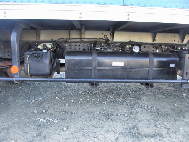 三菱ふそうキャンターアルミバン小型（2t・3t）[写真10]