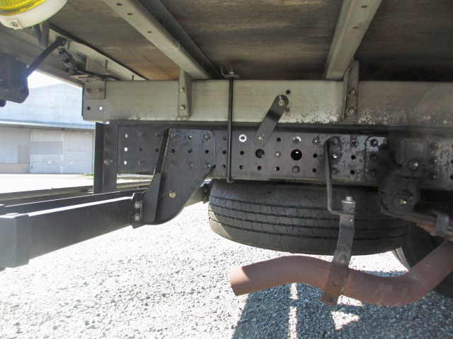 三菱ふそうキャンターアルミバン小型（2t・3t）[写真11]