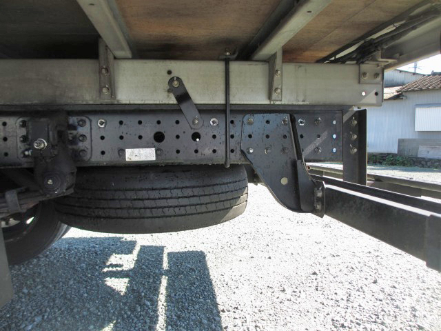 三菱ふそうキャンターアルミバン小型（2t・3t）[写真12]