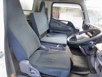 三菱ふそうキャンターアルミバン小型（2t・3t）[写真15]