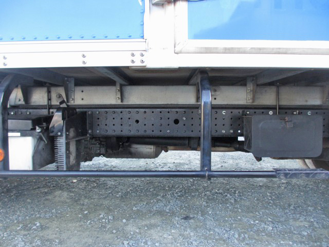 三菱ふそうキャンターアルミバン小型（2t・3t）[写真09]