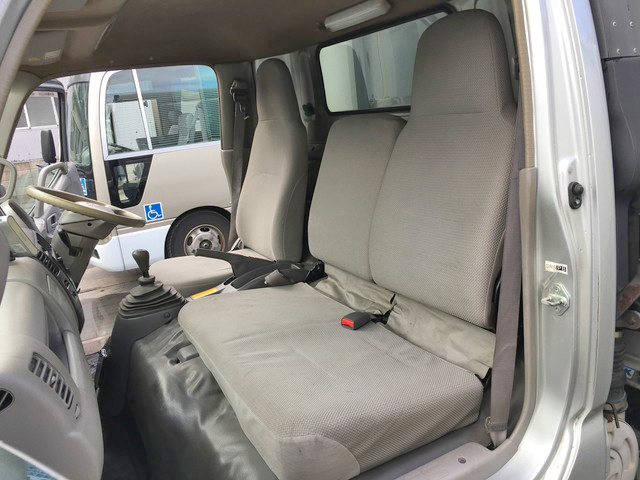 日野デュトロアルミウイング小型（2t・3t）[写真27]