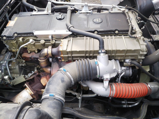 三菱ふそうスーパーグレートセルフクレーン4段大型（10t）[写真24]