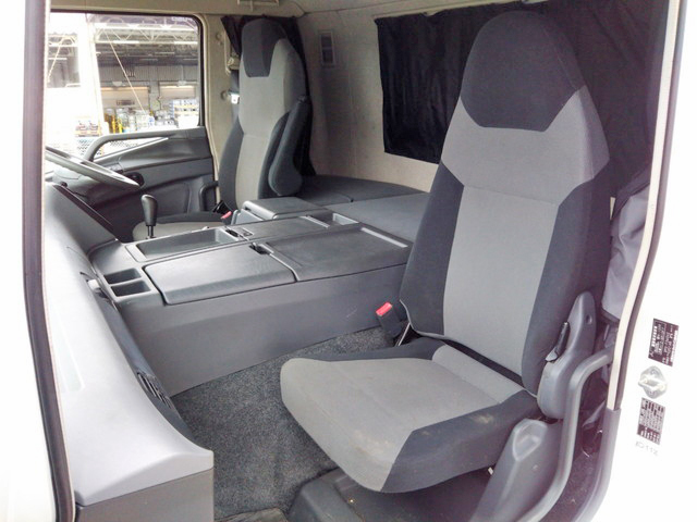 三菱ふそうスーパーグレートセルフクレーン4段大型（10t）[写真31]