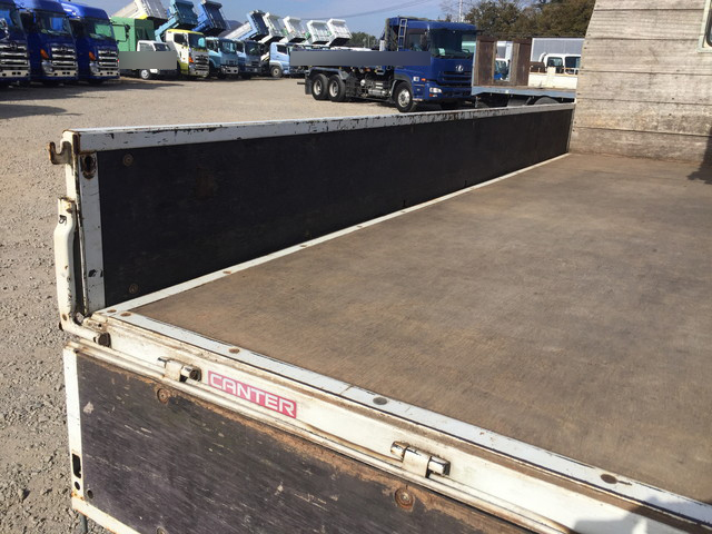 三菱ふそうキャンターユニック4段小型（2t・3t）[写真14]