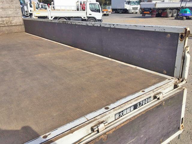 三菱ふそうキャンターユニック4段小型（2t・3t）[写真15]