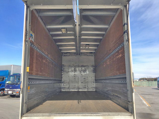 三菱ふそうファイターアルミウイング中型（4t）[写真10]