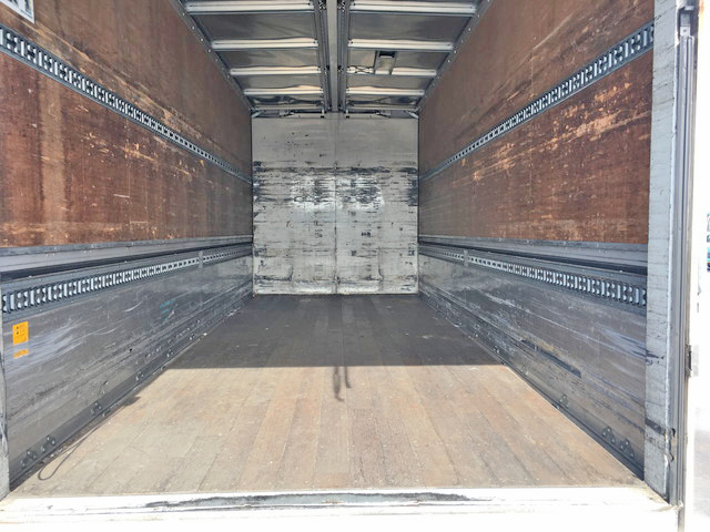 三菱ふそうファイターアルミウイング中型（4t）[写真11]