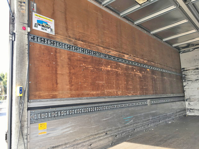 三菱ふそうファイターアルミウイング中型（4t）[写真13]