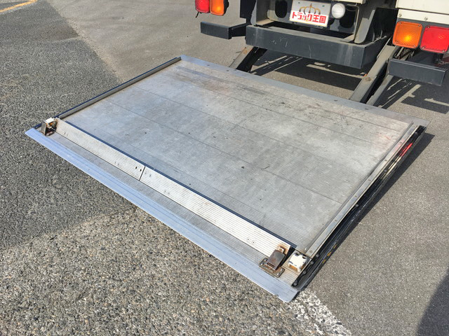 三菱ふそうファイターアルミウイング中型（4t）[写真17]
