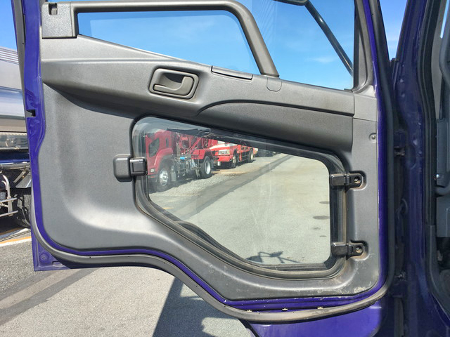 三菱ふそうファイターアルミウイング中型（4t）[写真27]