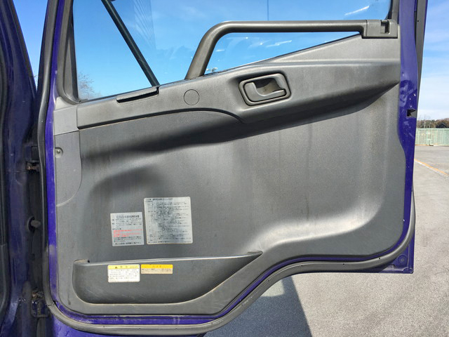 三菱ふそうファイターアルミウイング中型（4t）[写真28]