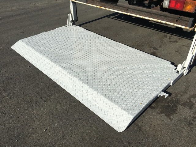 日野デュトロパネルバン小型（2t・3t）[写真11]