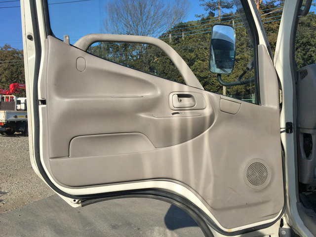 日野デュトロパネルバン小型（2t・3t）[写真27]