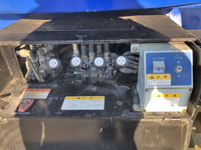 三菱ふそうキャンター高所作業車小型（2t・3t）[写真21]