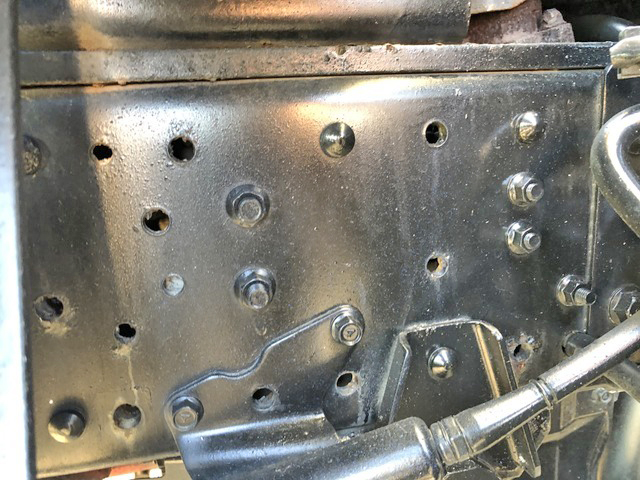 三菱ふそうキャンター高所作業車小型（2t・3t）[写真26]