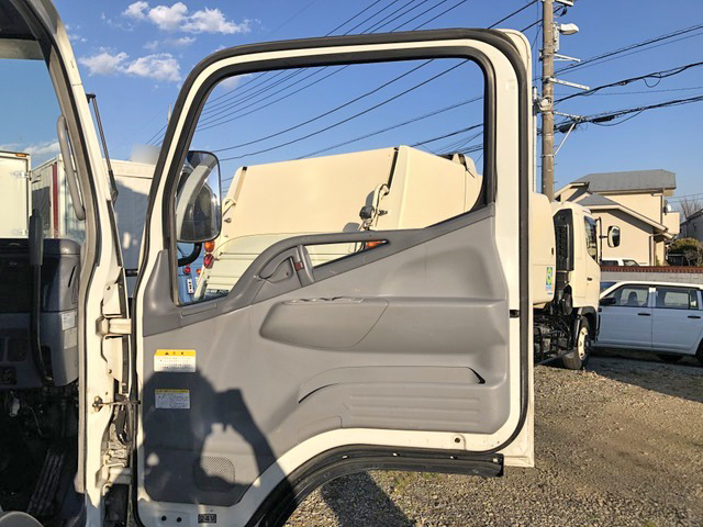 三菱ふそうキャンター高所作業車小型（2t・3t）[写真35]