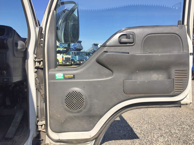 いすゞエルフユニック3段小型（2t・3t）[写真30]