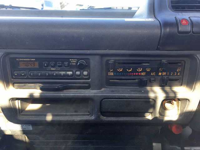 いすゞエルフユニック3段小型（2t・3t）[写真37]