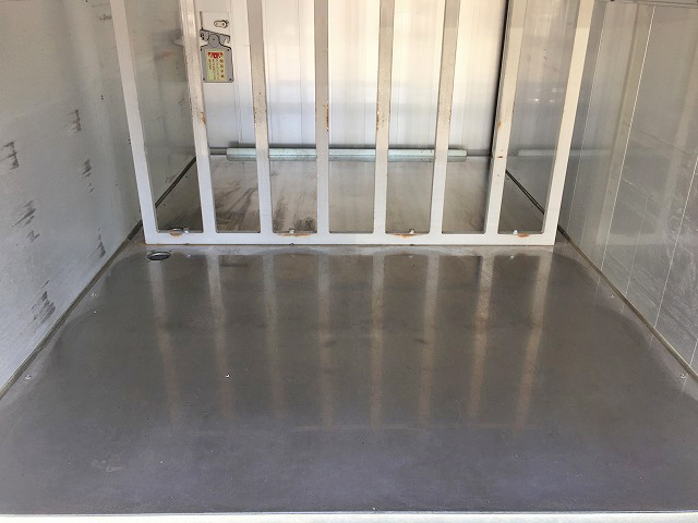 マツダタイタンボトルバン小型（2t・3t）[写真13]