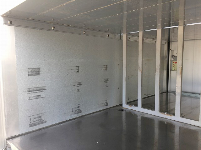 マツダタイタンボトルバン小型（2t・3t）[写真14]