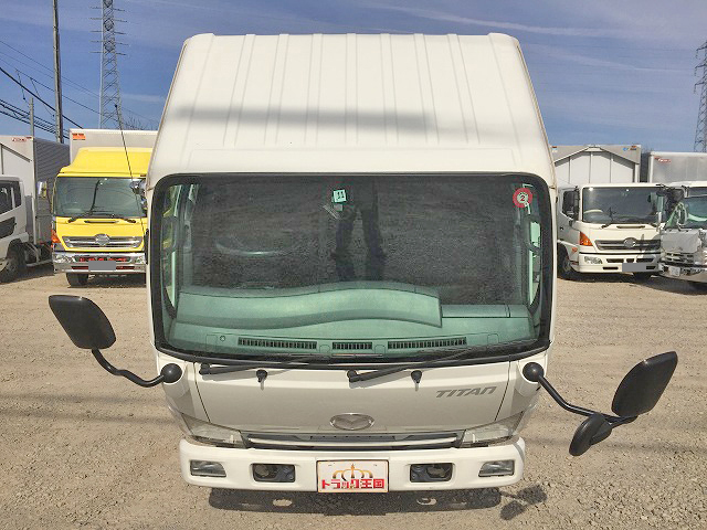 マツダタイタンボトルバン小型（2t・3t）[写真08]