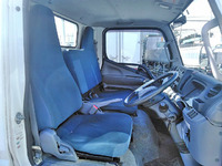 三菱ふそうキャンター平ボディ小型（2t・3t）[写真11]