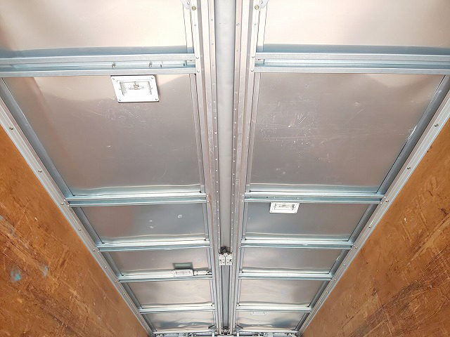 三菱ふそうキャンターアルミウイング小型（2t・3t）[写真14]