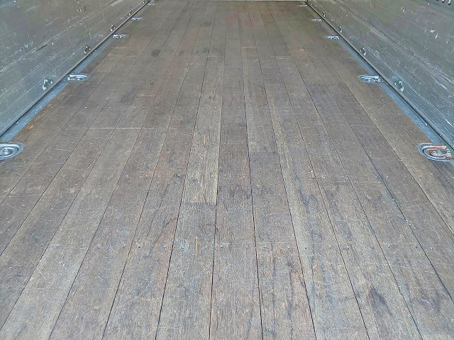 三菱ふそうキャンターアルミウイング小型（2t・3t）[写真15]