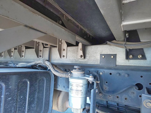 三菱ふそうキャンターアルミウイング小型（2t・3t）[写真23]