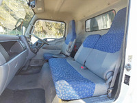 三菱ふそうキャンターアルミウイング小型（2t・3t）[写真31]