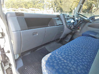 三菱ふそうキャンターアルミウイング小型（2t・3t）[写真33]