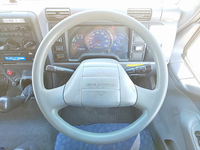 三菱ふそうキャンターアルミウイング小型（2t・3t）[写真35]