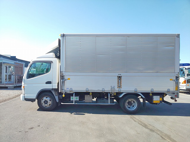 三菱ふそうキャンターアルミウイング小型（2t・3t）[写真05]