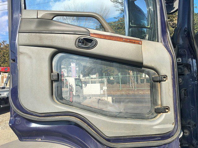 三菱ふそうスーパーグレートダンプ大型（10t）[写真29]