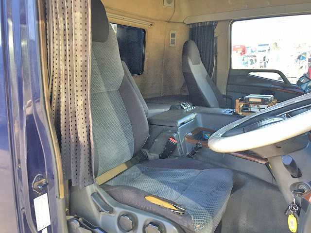 三菱ふそうスーパーグレートダンプ大型（10t）[写真32]